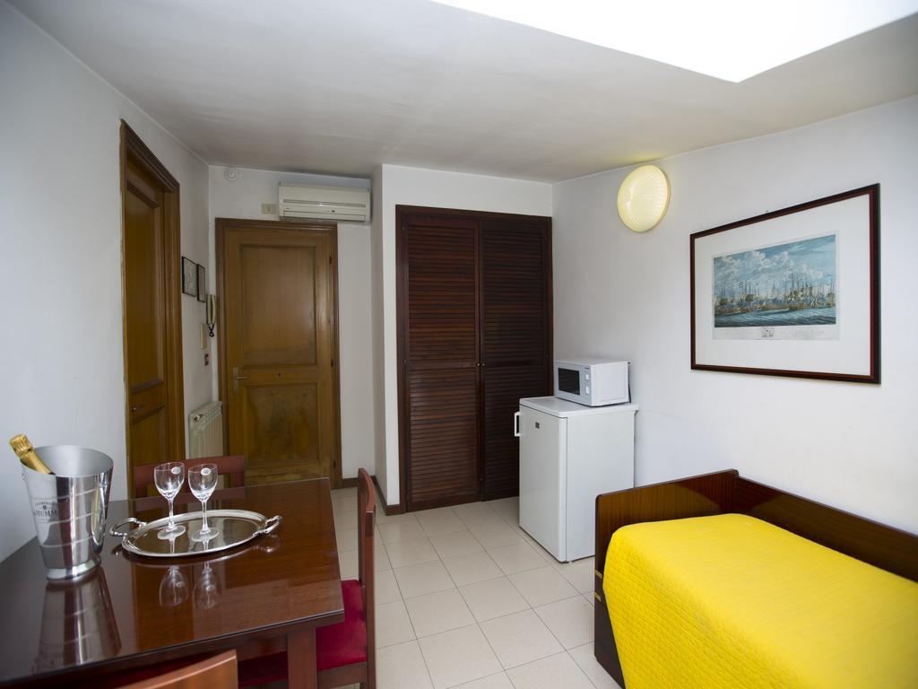 Hotel Residence Villa Tassoni Rome Exterior photo