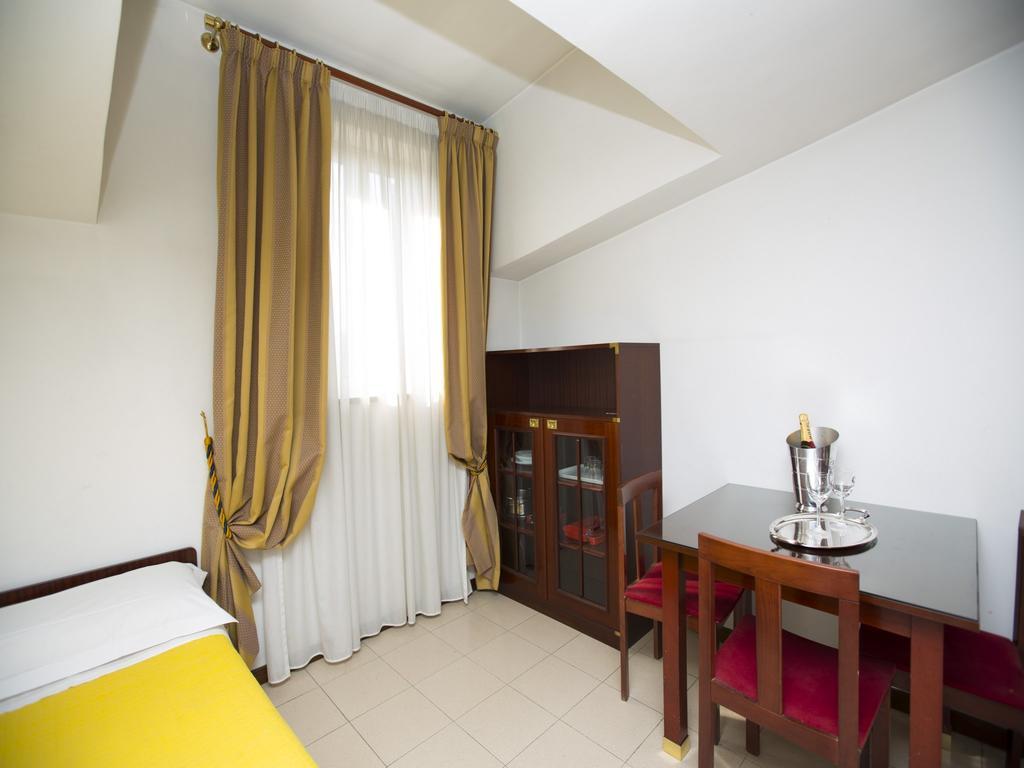 Hotel Residence Villa Tassoni Rome Exterior photo