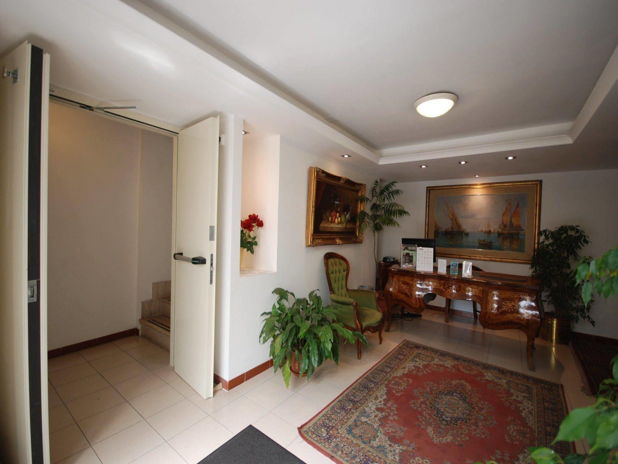 Hotel Residence Villa Tassoni Rome Exterior photo